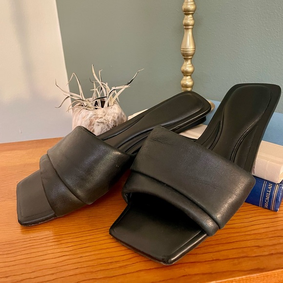 Franco Sarto Caris Black Slide Sandals - Picture 4 of 11